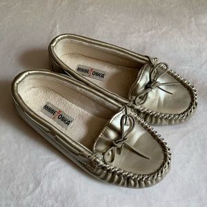 Minnetonka Metallic Moccasins Size 9